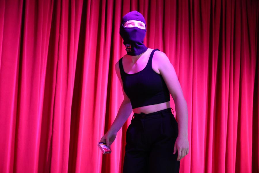 Theatergruppe des FRG performt „Fifty Fifty – Wie die Welt wird“
