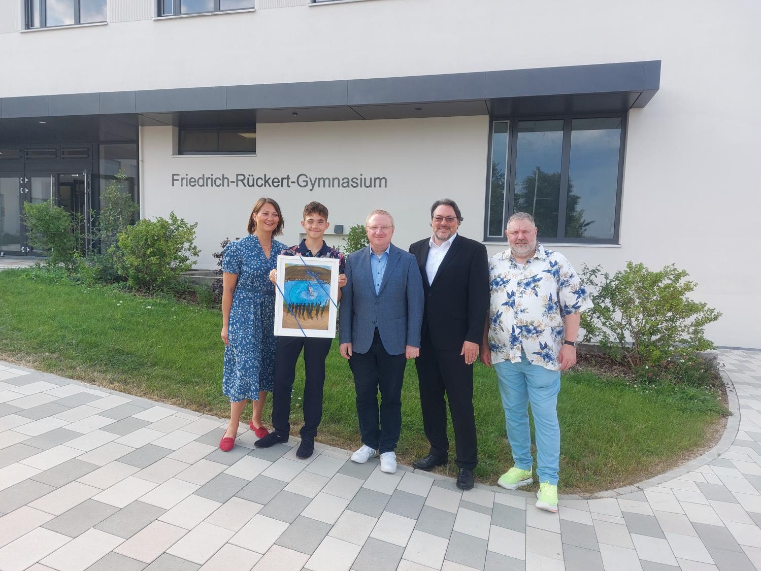von links: Mutter Margaretha Covaci, Preisträger Jan Covaci, Martin Pöhner, Christian Senff und Claus Gehring