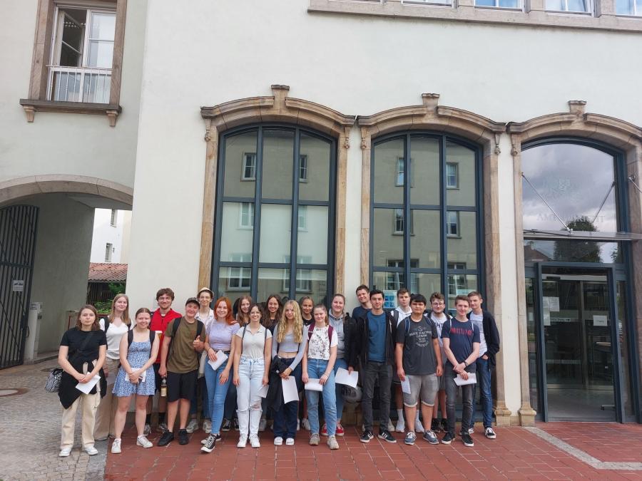 Gerichtsbesuch der Q11