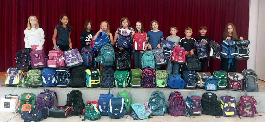 Helfen macht Schule: Schulranzensammelaktion